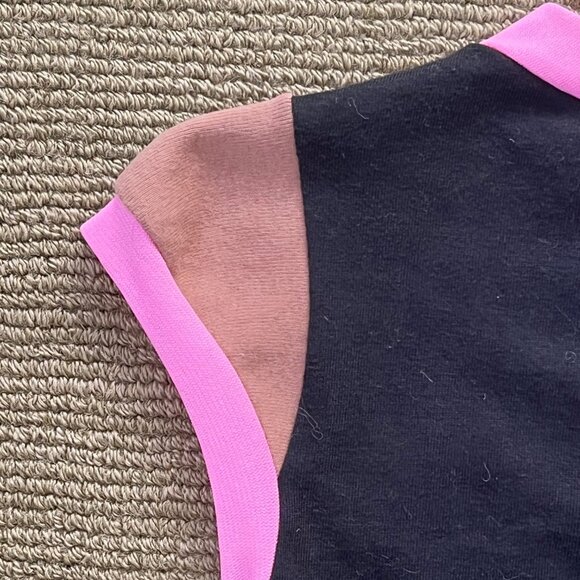 Black and Pink Keyhole Capsleeve Shirt Size Small - Picture 9 of 10